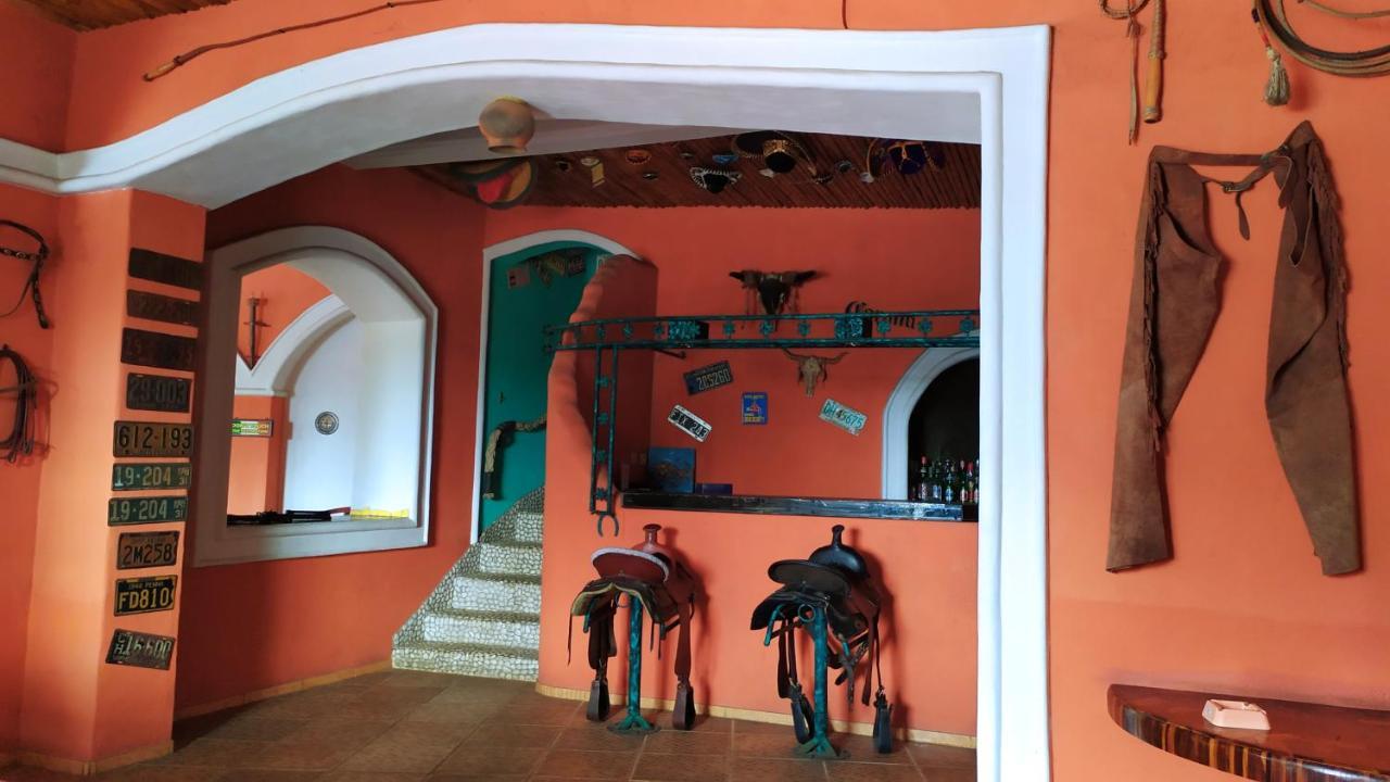 Hotel La Hasienda Kupang  Extérieur photo