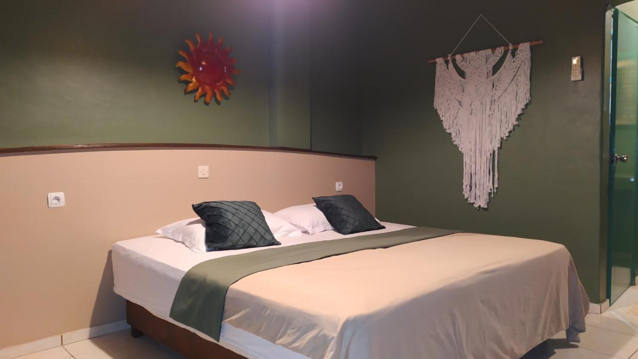 Hotel La Hasienda Kupang  Extérieur photo