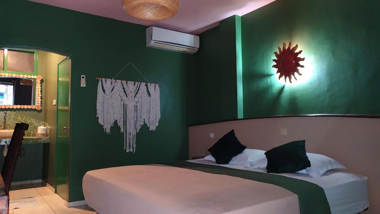 Hotel La Hasienda Kupang  Extérieur photo