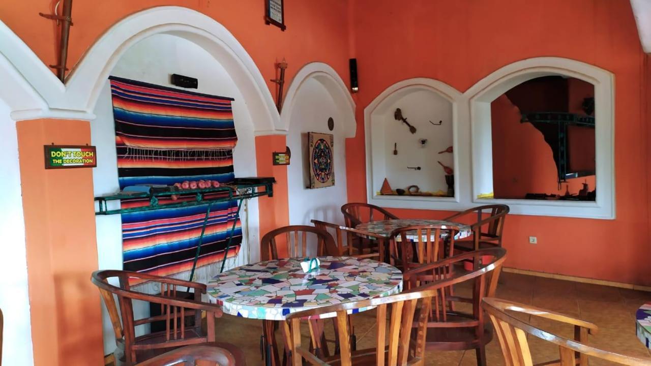 Hotel La Hasienda Kupang  Extérieur photo