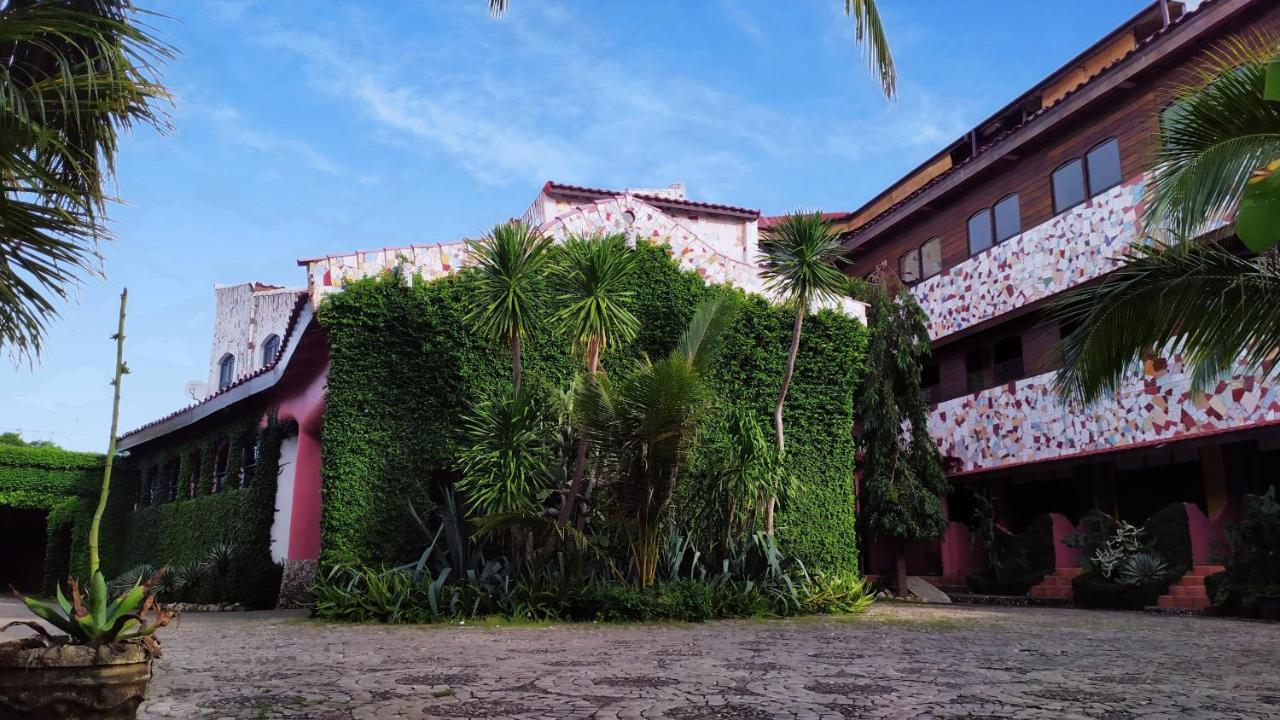 Hotel La Hasienda Kupang  Extérieur photo