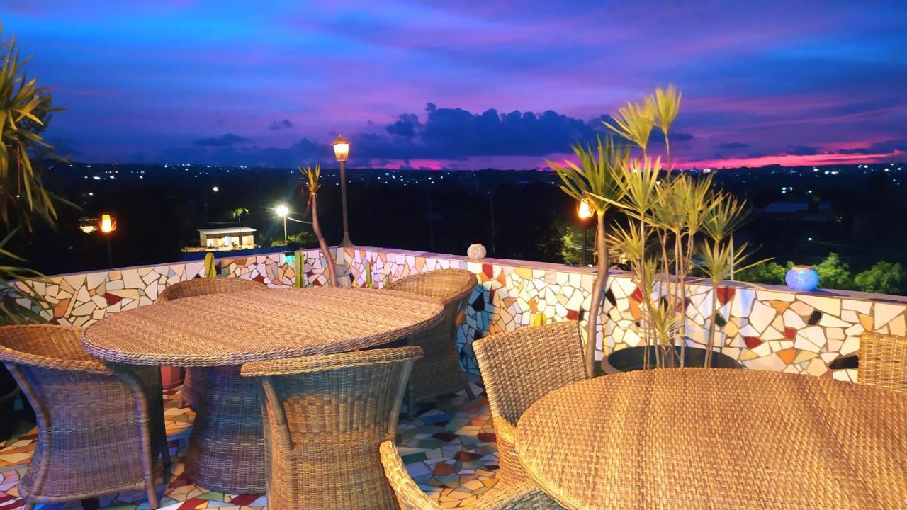 Hotel La Hasienda Kupang  Extérieur photo