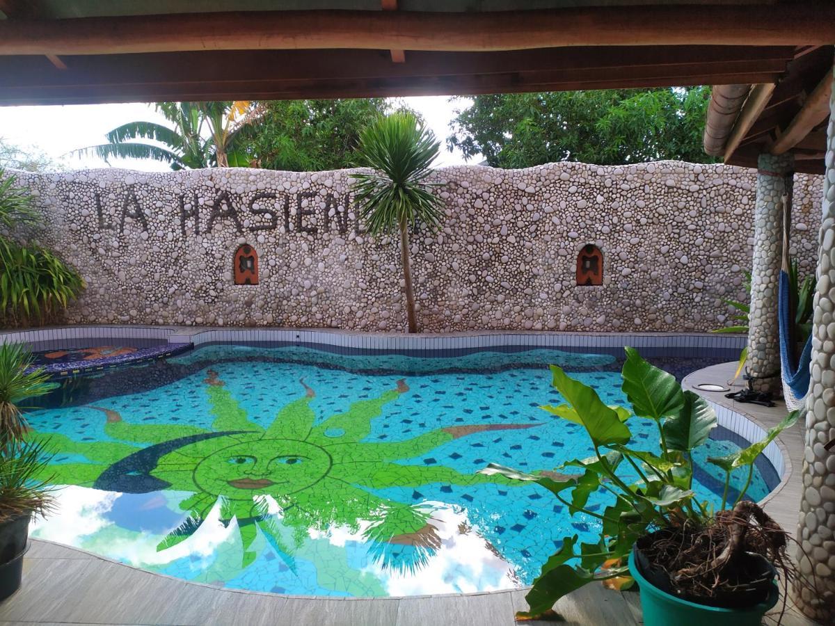 Hotel La Hasienda Kupang  Extérieur photo