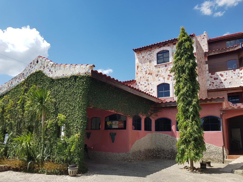 Hotel La Hasienda Kupang  Extérieur photo