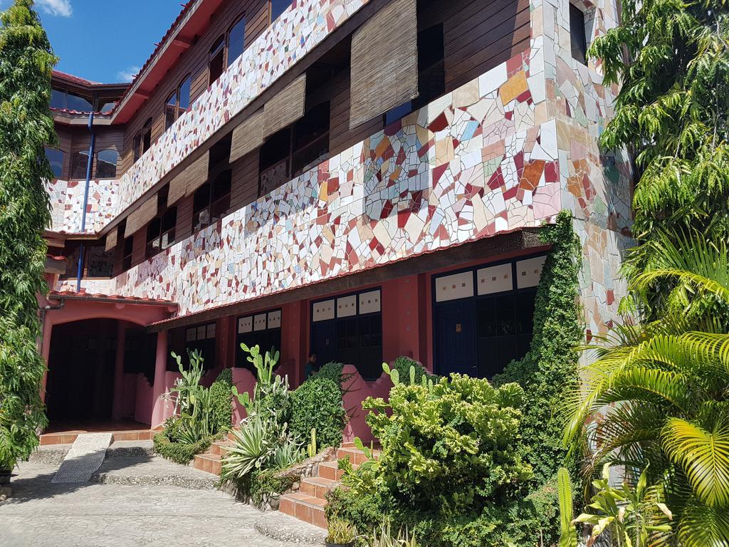 Hotel La Hasienda Kupang  Extérieur photo